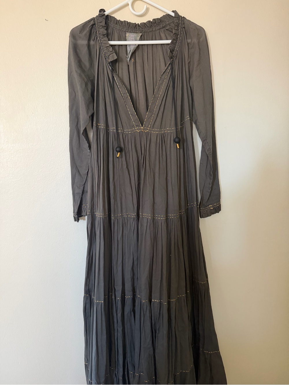 Women's Gray Long Sleeve Tiered Maxi Dress - Unknown Brand
